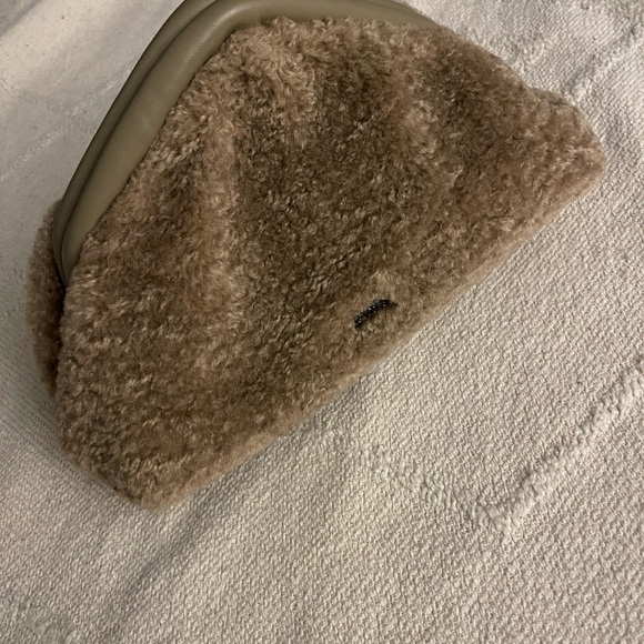 Vince Camuto Issey Faux Sherpa- Genuine leather trim Crossbody Bag-Taupe - Picture 12 of 13